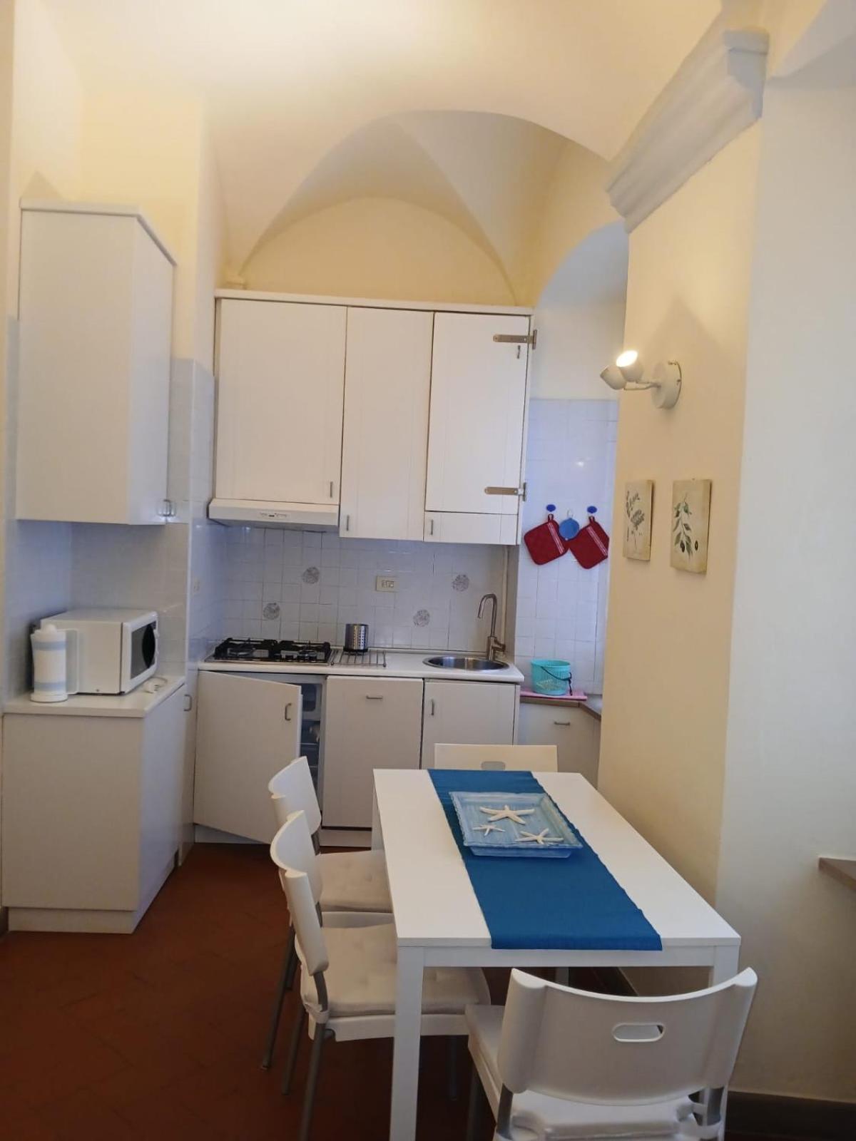 A Little Gem In The Old City Center... Lerici Exteriör bild