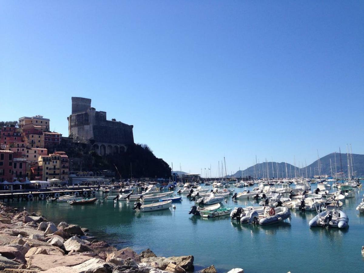 A Little Gem In The Old City Center... Lerici Exteriör bild